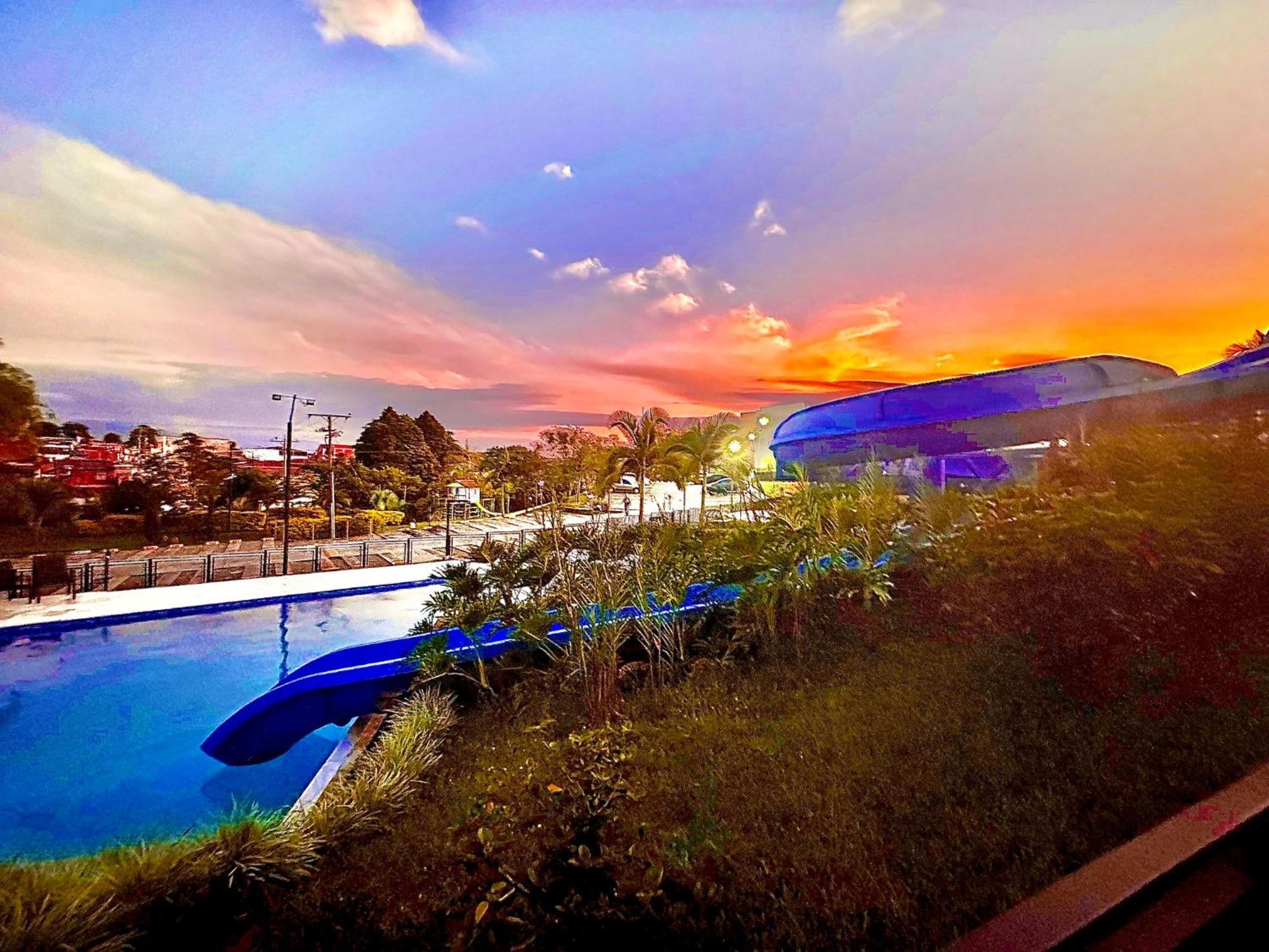 Apartamento Privado Vacacional A 5M Del Aeropuerto, 20 Minutos Del Parque Del Cafe Y Centro De Armenia Con 4 Piscinas, 3 Jacuzzi, Sauna By Molca Xperiences 3H Eksteriør bilde