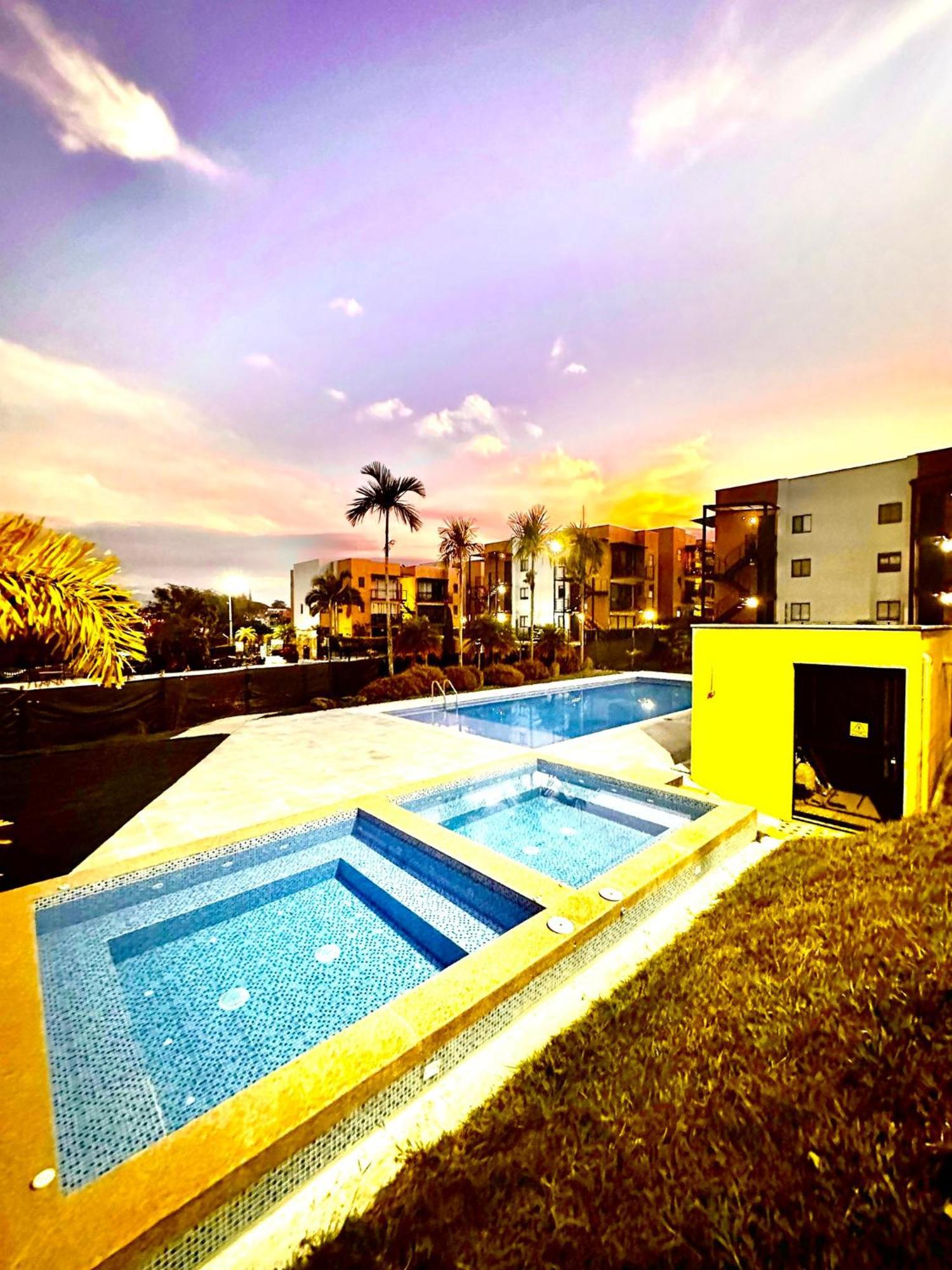 Apartamento Privado Vacacional A 5M Del Aeropuerto, 20 Minutos Del Parque Del Cafe Y Centro De Armenia Con 4 Piscinas, 3 Jacuzzi, Sauna By Molca Xperiences 3H Eksteriør bilde